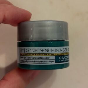 Confidence in a gel cream